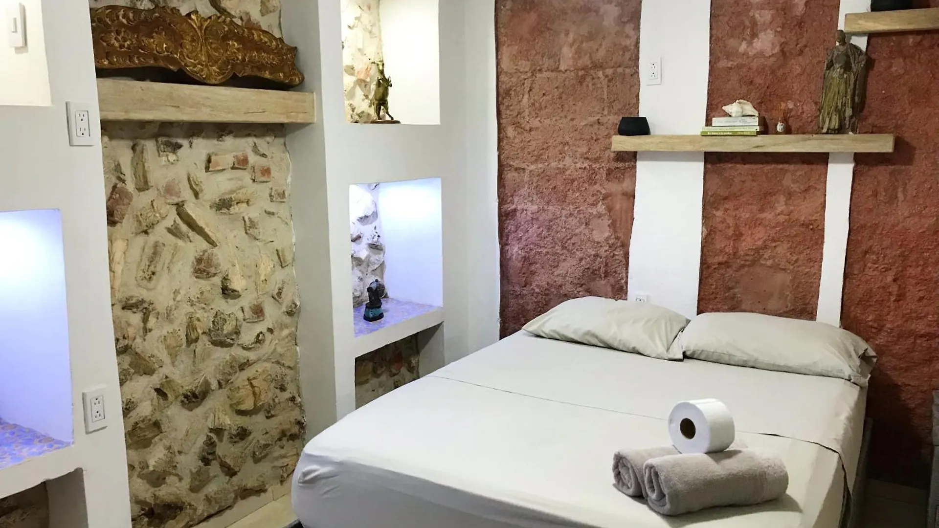 Casa Mama Waldy Hostel Cartagena  0*,  Kolumbien