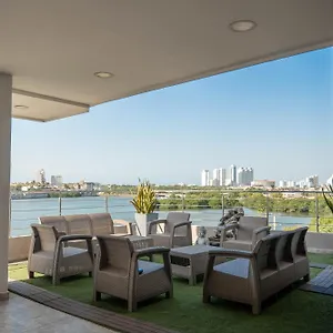 3* Apartahotel Bahia 79 Apartasuites Cerca Al Centro